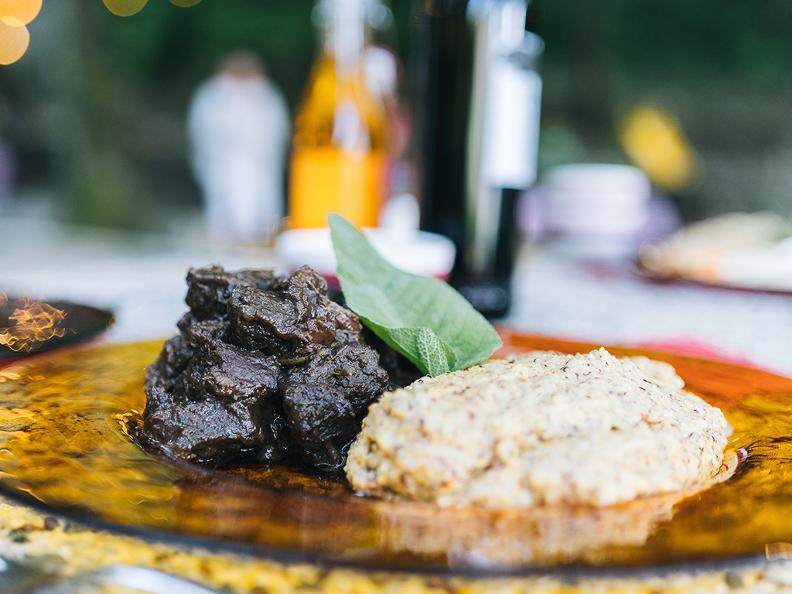 Image 0 - Venison salmì with polenta - The recipe